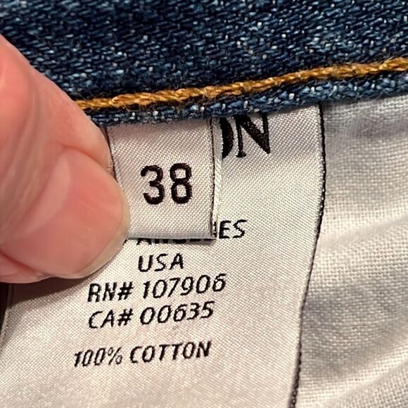 Hudsonβ
jeansβ
- Picture 11 of 13